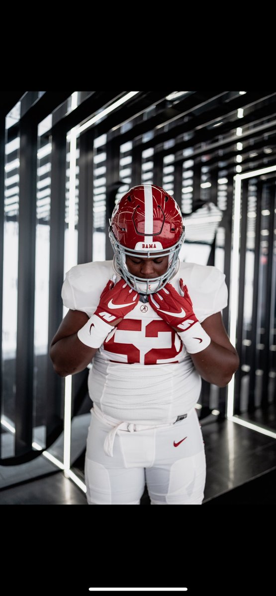 echoles_william's tweet photo. #AGTG Blessed to receive an offer from the University Of Alabama 🐘🐘@freddierch8 @BaylorDampeer @LawrencHopkins @ReggieBuchanan @MsLylesEcholes1 @MacCorleone74 https://t.co/f2PGfA5oOf