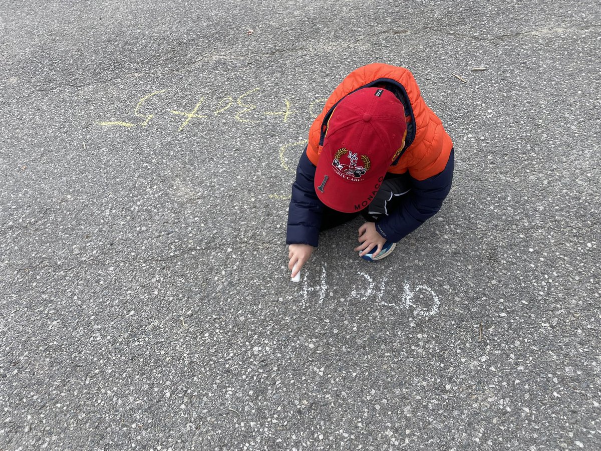 MrsHenchey23's tweet photo. Representing numbers in standard, expanded and word form on #TakeMeOutsideDay students got creative with their “base ten/ones blocks”🪨🍃 @ocsbOutdoors https://t.co/Coro47qhnX
