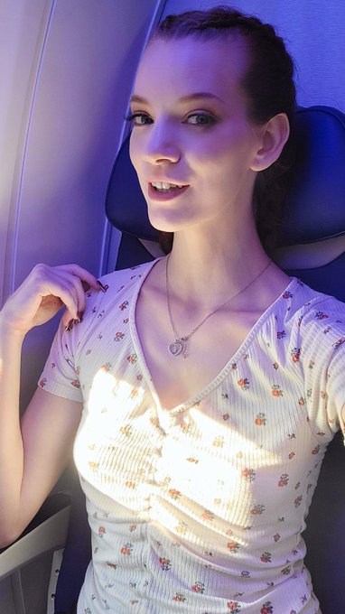 Sitting in the back of the plane so I can watch ALL THE PORN I WANT! https://t.co/4m5SReuCrM