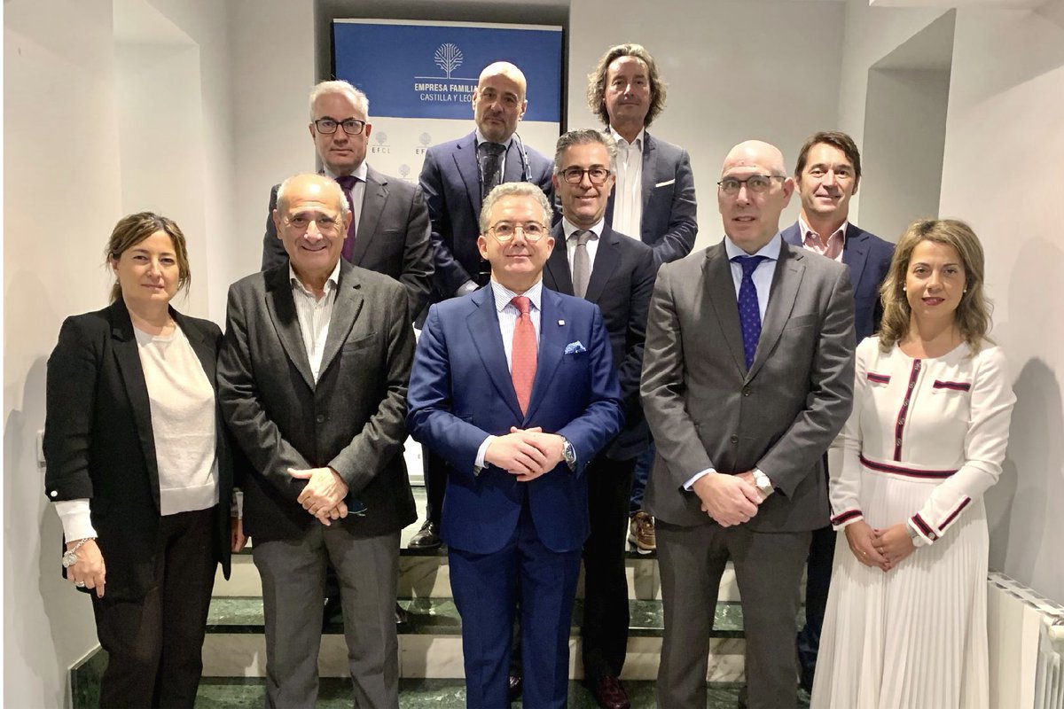 cyleconomica's tweet photo. Los propietarios de @Matarromera, XXI #PremioEFCL 'Antonio Pérez' https://t.co/6uPoJT0xno @EFCyL @josepedropalomo @eduestevezg #empresafamiliar @Cajamar @Aon_Espana @garrigues_es @acagigasperez @TeresaCetulio @ceoe_cyl @camarascyl @SMAF12360 https://t.co/1PPpT7TJMD