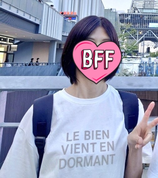 TAKEHAL5567's tweet photo. おはようございます☀
昨日は嫁晒しはお休み、今朝も撮れませんでしたので、お出かけした時の嫁とエッチ中の嫁をセットで♥️
見てみたら勃起してきた😂 https://t.co/SJVlYbXi3x