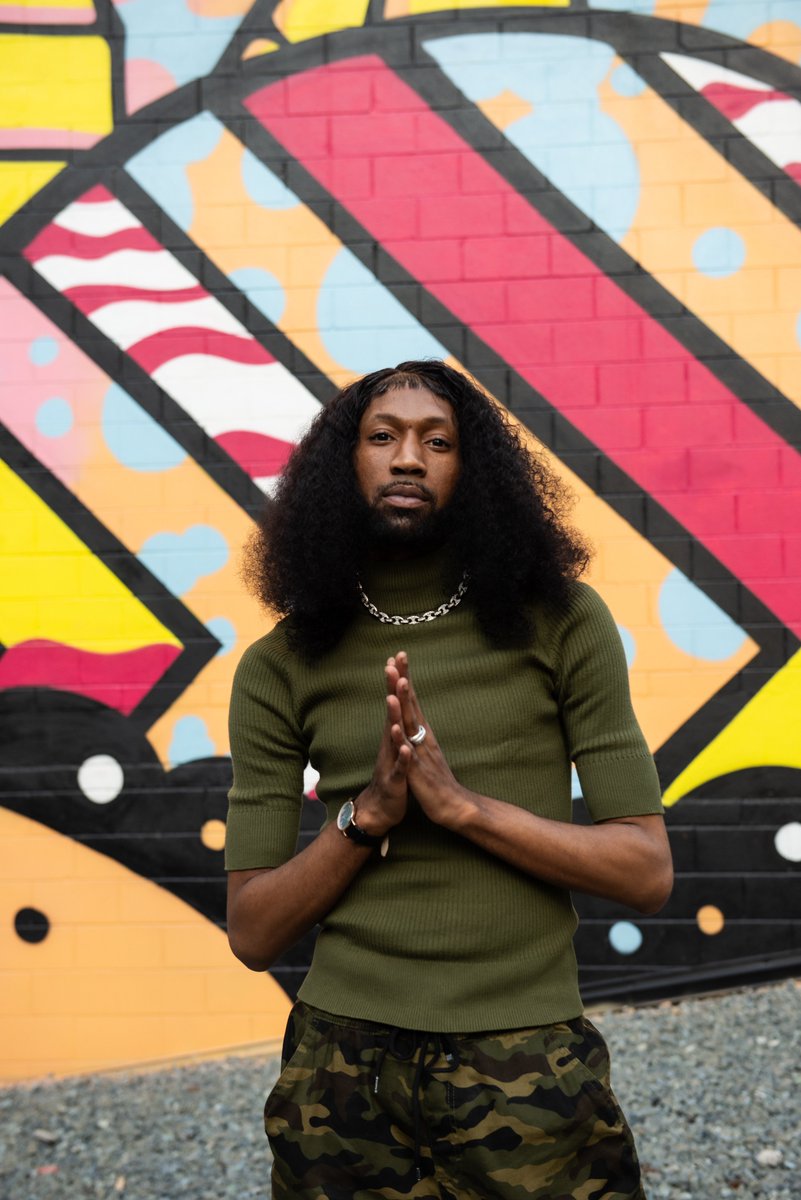 Spent last Thursday with <a href="/StreetMeetDC/">#StreetMeetDC</a>   for networking &amp; prism experiments! They add a whole new dimension to pics. Murals were a feast for the eyes! 🖼️ Check out #NoMaInColor nomabid.org/nomaincolor/
.

.

.
#WashingtonDC #streetphotography #mural #art #photography