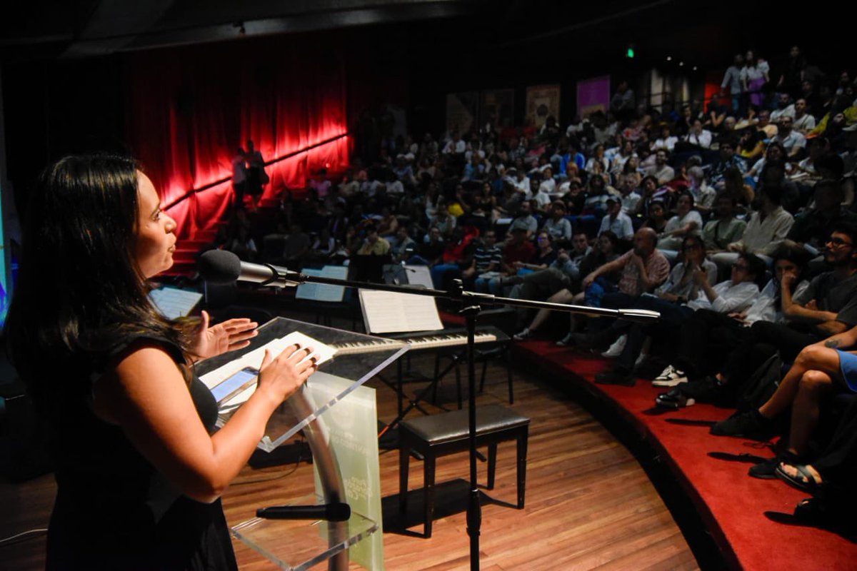 ficcalioficial's tweet photo. “Es gratificante ver cómo la Cinemateca se nos está quedando pequeña. Por eso, desde la @CaliCultura seguimos abriendo espacios. Un proceso que llega a la versión 15 con una gran consolidación. A todos los equipos gracias”, @dianamledesma, subsecretaria de Artes. 🧵👇🏼 https://t.co/snBhVPZLPO