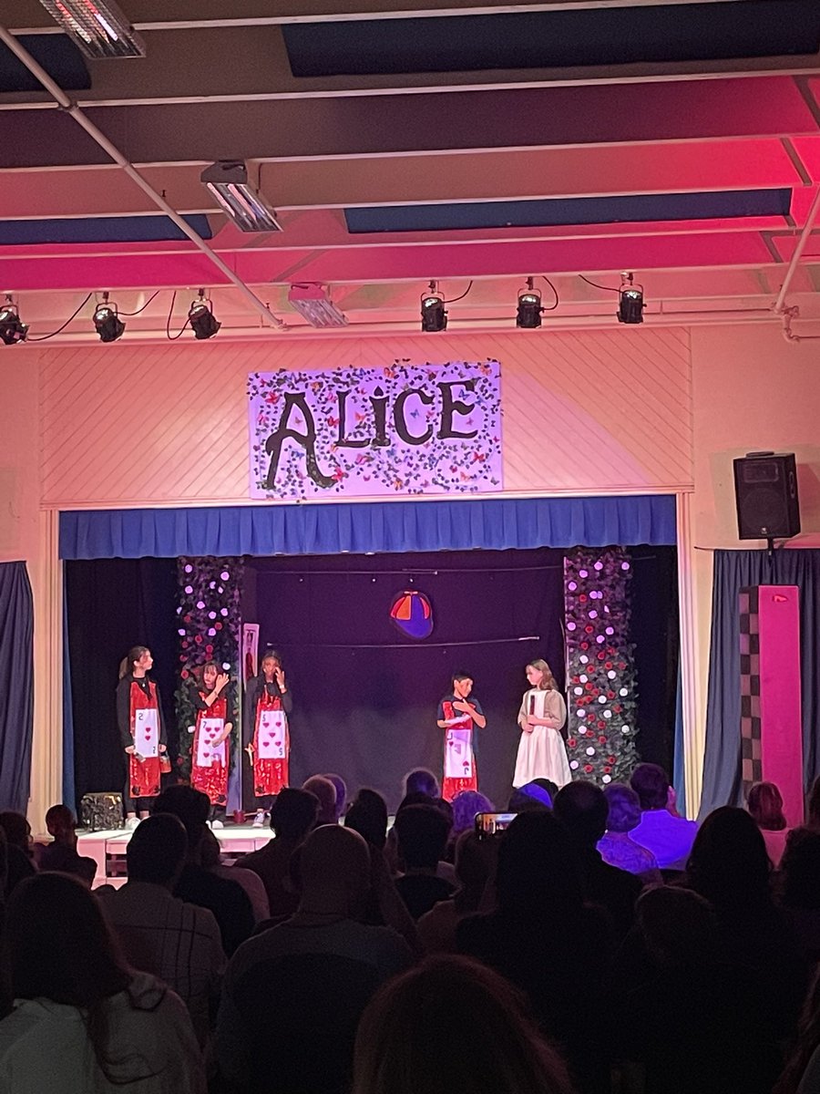 DaggMontFWISD's tweet photo. So impressed with the dedication and hard work of our students. Support the fine arts and students will succeed in life. @FortWorthISD @FWISDVPA @dbenavidez2 @Roxanne4FWISD @Torius100  #WeLeqdTX @TEPSAtalk https://t.co/1AXsCU1lum