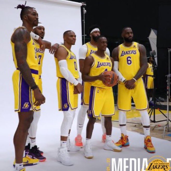 LakeShowYo tweet media