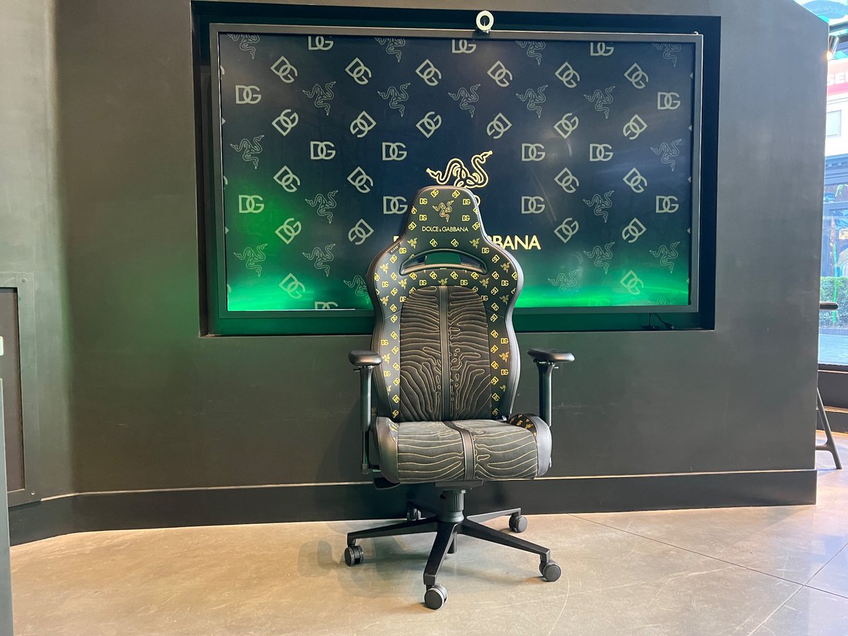 jimbodanks's tweet photo. Let’s gooooo!!! #RazerStore #DGRazer #DolceGabbana https://t.co/df2YWAFBti