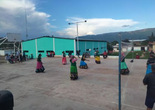 hmora3871's tweet photo. @FAHHdeporte Comunidades de Gpe. Ocotlán, y Tigere Municipio de Yesca , Acaponeta Estado de Nayarit #SemaforoDeportivo, juegos de voleibol con mujeres y Fútbol ⚽ con Hombres #HectorMora https://t.co/qDQa6onlfA
