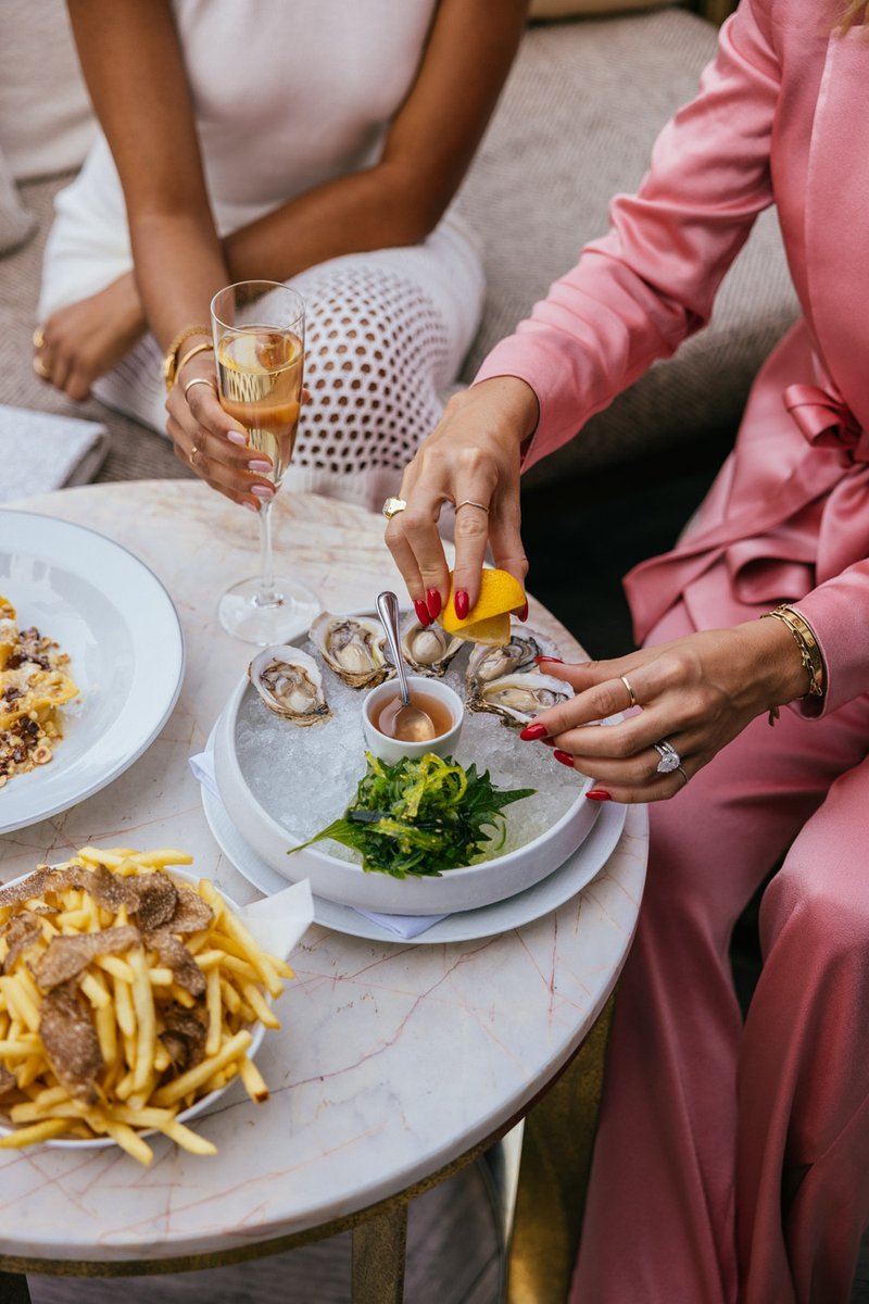 Elegant evenings at the Bar & Lounge. 🥂 #DinewithDC