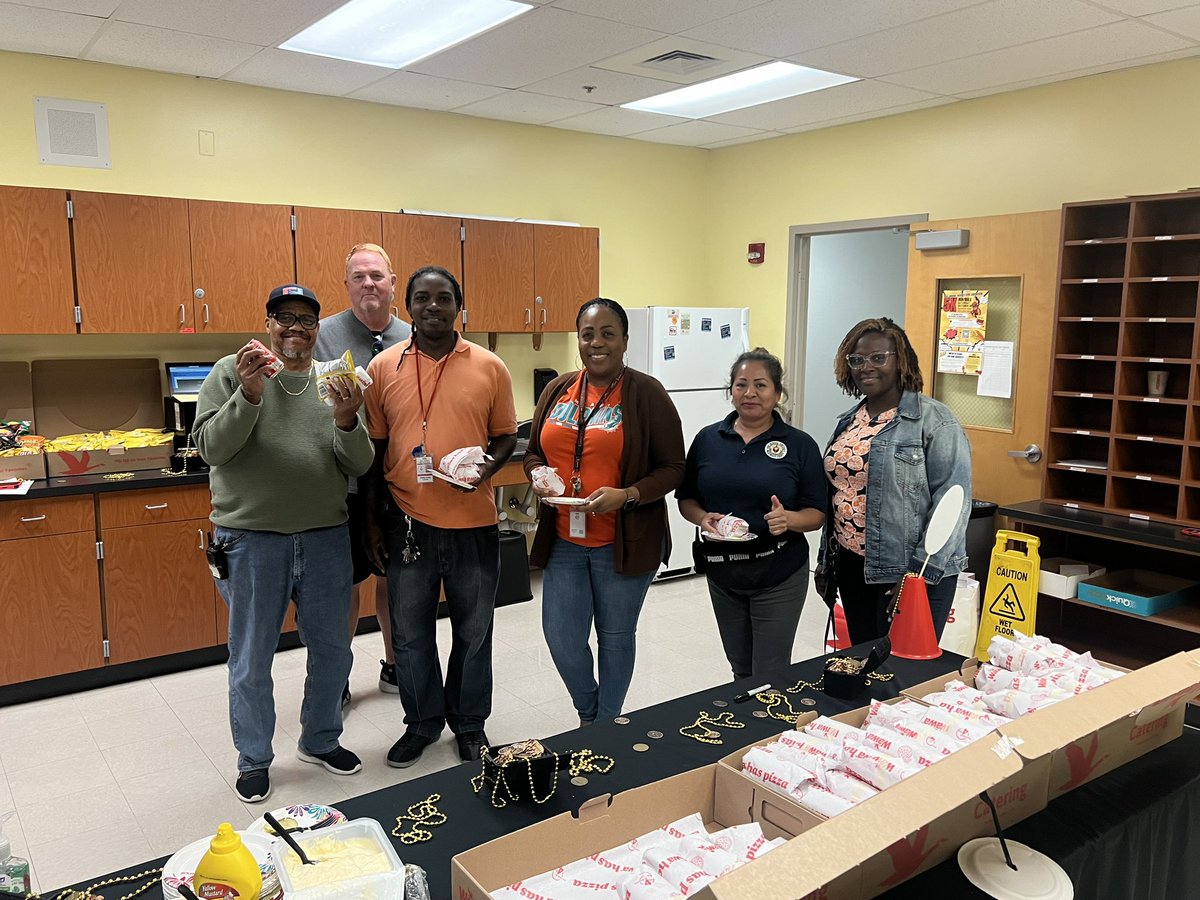 2024 is all about building a culture where STUDENTS & TEACHERS feel appreciated! Thank you Wawa for donated 100 subs to the amazing staff at Tradewinds. #ItTakesACommunity #WeAppreciateYou #TheCrew
