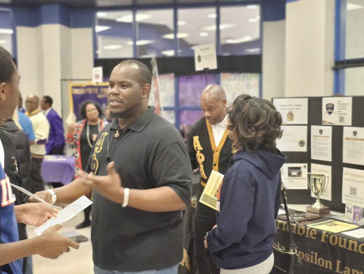 ZUL1906's tweet photo. The Brothers of ZUL at the London County HBCU College Fair 2023. #zul1906 #vacapaf #alphaeast7 #alphaeast #alphaphialphafraternityinc https://t.co/GnFwbTl06x