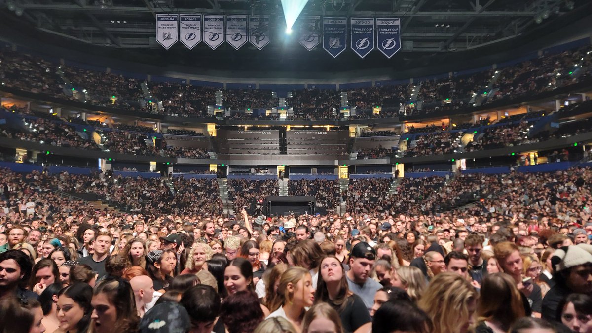 Mind_Marter's tweet photo. #The1975 #1975Tampa https://t.co/pMUyHZVJOQ
