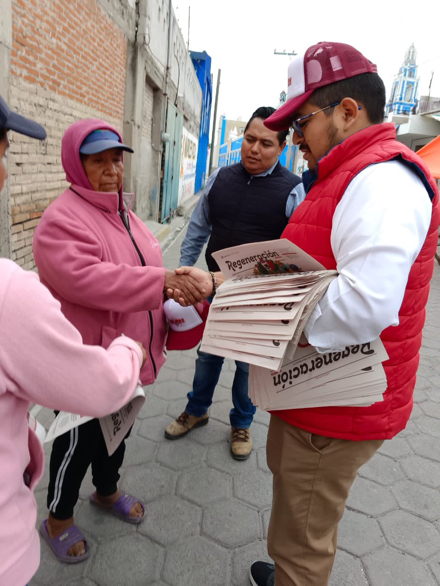 IrvinBaltazarGR's tweet photo. Como lo venimos haciendo, seguiremos compartiendo el mensaje de #Unidad de nuestra coordinadora nacional @Claudiashein en todo nuestro querido #Acatzingo.
Siempre aprovechando la ocasión para compartir el gran trabajo de nuestro paisano y gobernador @SergioSalomonC.
#IBGR https://t.co/DBHCSFsDeQ