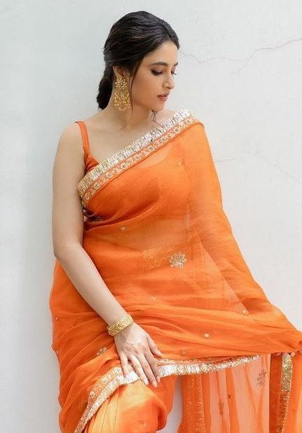 F8wxyZAaQAAeCG7?format=jpg&name=small