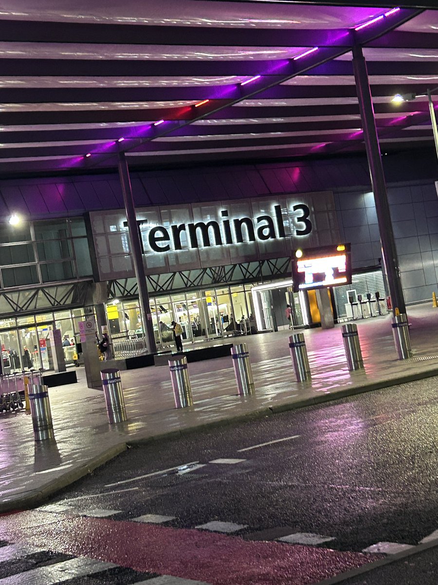 Awwwhh shit. Here we go again. Through security and waiting breakfast. Finally getting to see <a href="/CoolBreeze0907/">Breeze Senpai 🌬️🌨️❄️</a> again after a year apart.