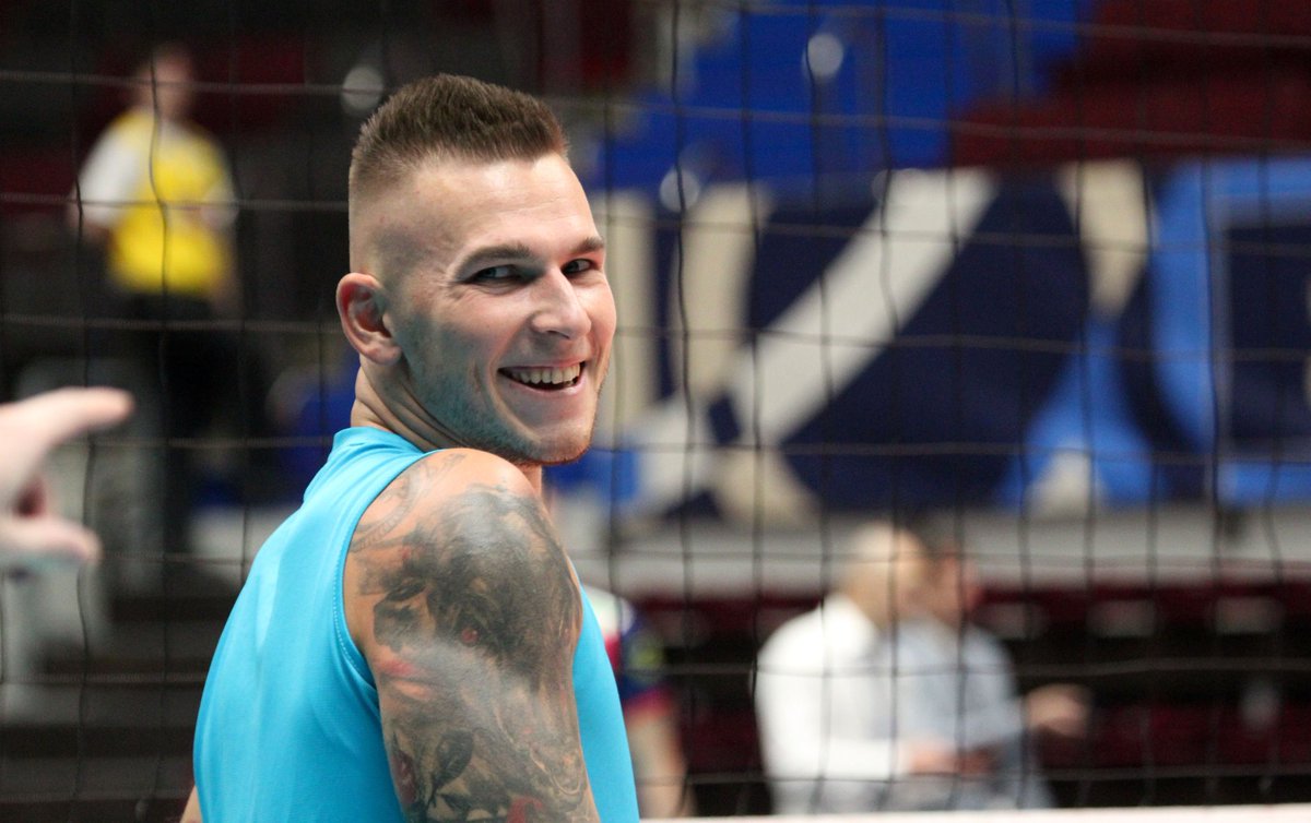 gonchakhailov's tweet photo. IVAN YAKOVLEV ๐คฉ๐ฅฐ
๐ท DMITY BOGDANOV
#IVANYAKOVLEV #RUSVOLLEY #VCZENITSPB https://t.co/ZWmbQpUBsf