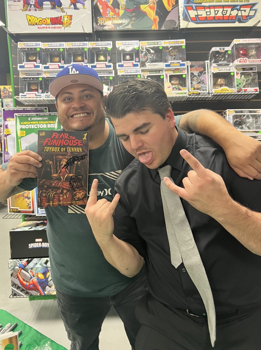 So proud of @ComicBossTimmy and his comics writing debut! Had a blast seeing all his fans and supporters come out and line up to celebrate the beginning of a long career telling stories!

Pick up your FEAR THE FUNHOUSE: TOYBOX OF TERROR at your local lcs now!
