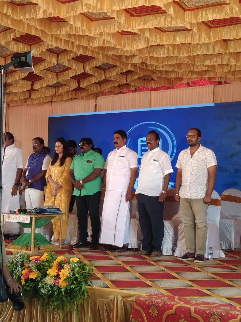 கரூர் அரவக்குறிச்சி தோகை முருகன் அவன்யூ  வீட்டுமனை வழங்கும் விழாவில்  கலந்து கொண்ட போது....