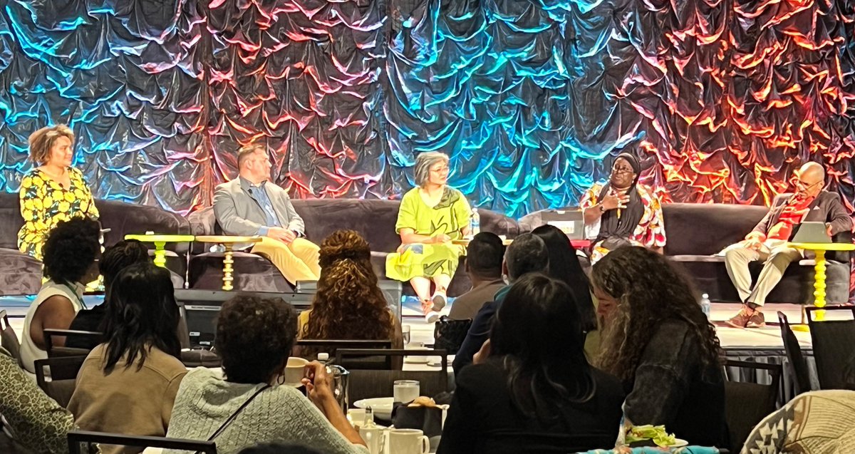 kresgefdn's tweet image. Climate solutions must center equity and linking climate justice with racial justice and economic justice is critical. Excellent #2023UnitySummit panel discussion with @smizefox, @ErikStegman, Sharon Chen. @JacquiPatt &amp;amp; @MittyOwens.