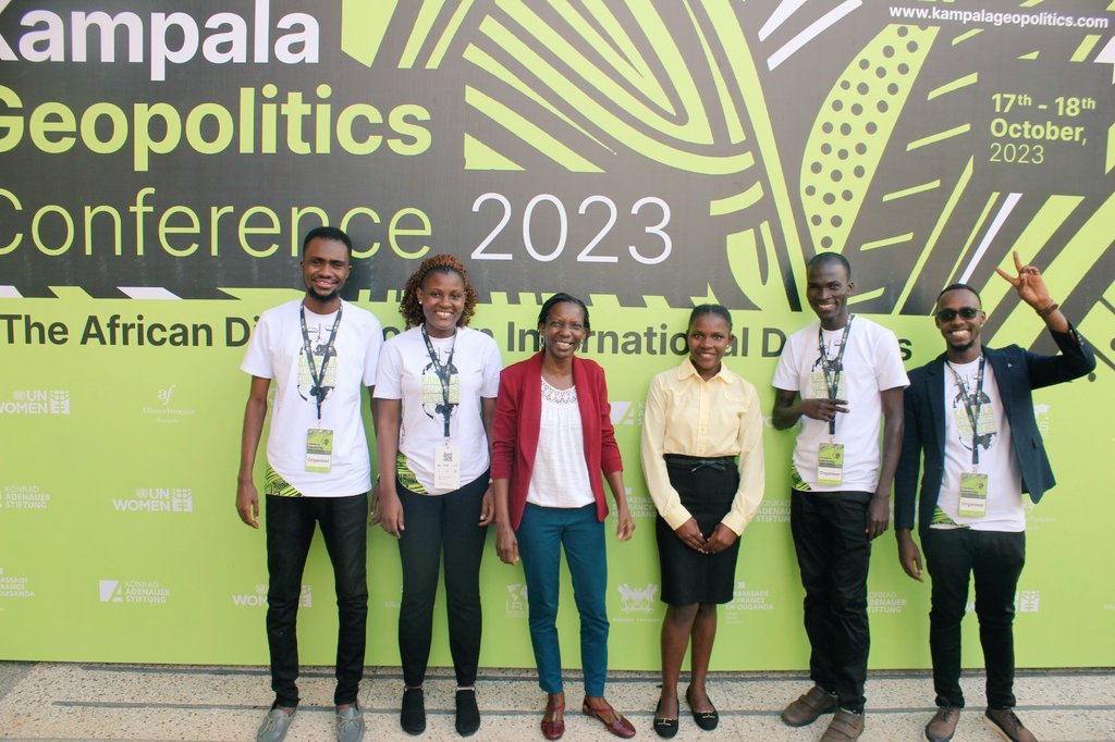 YPMP_Ug's tweet photo. The #KampalaGeopolitics conference was a sucess. 

Our mentees participated in different capacities
1. Volunteers ensuring smooth implementation. 
2. Attendants contributing to the discussions
3. Another as guest artist reading a poem at opening ceremony

Thanks  @KAS_SIPODI_EA https://t.co/XyM07Ksxya