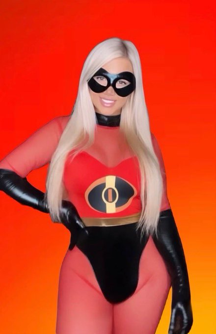Do I make a good Mrs. Incredibles?❤️ https://t.co/kgKL2LXnpk