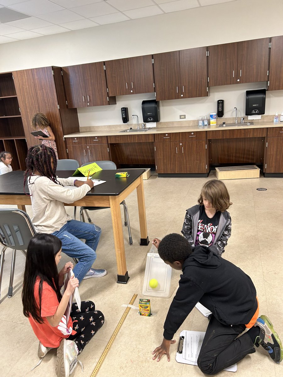 Mrs_Simons3rdGr's tweet photo. 3rd graders enjoying their first time in the science lab completing position and motion stations!  @DLE_Lions #greatestplacetobe 
#livelaughloveleonetti
#hearourroar https://t.co/kdrRPJ44wH