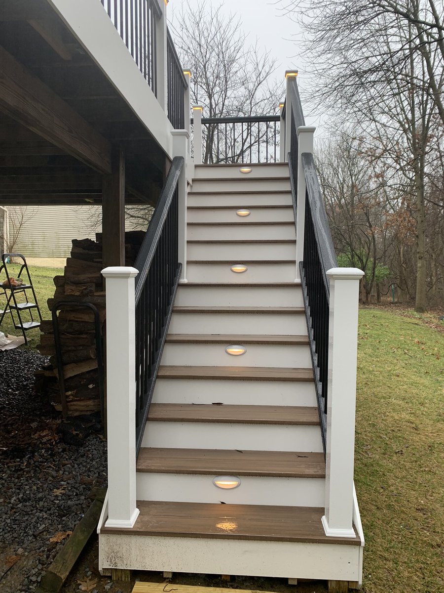 _ClassicRemodel's tweet photo. Our customer asked about the best material, and we showed them the best😤. They decided on @timbertech and @theazekcompany for materials and rails and they have not looked back from their decision😊. Thank you @tw_perry for supplying us with the materials #deck https://t.co/hd1d6uShp8