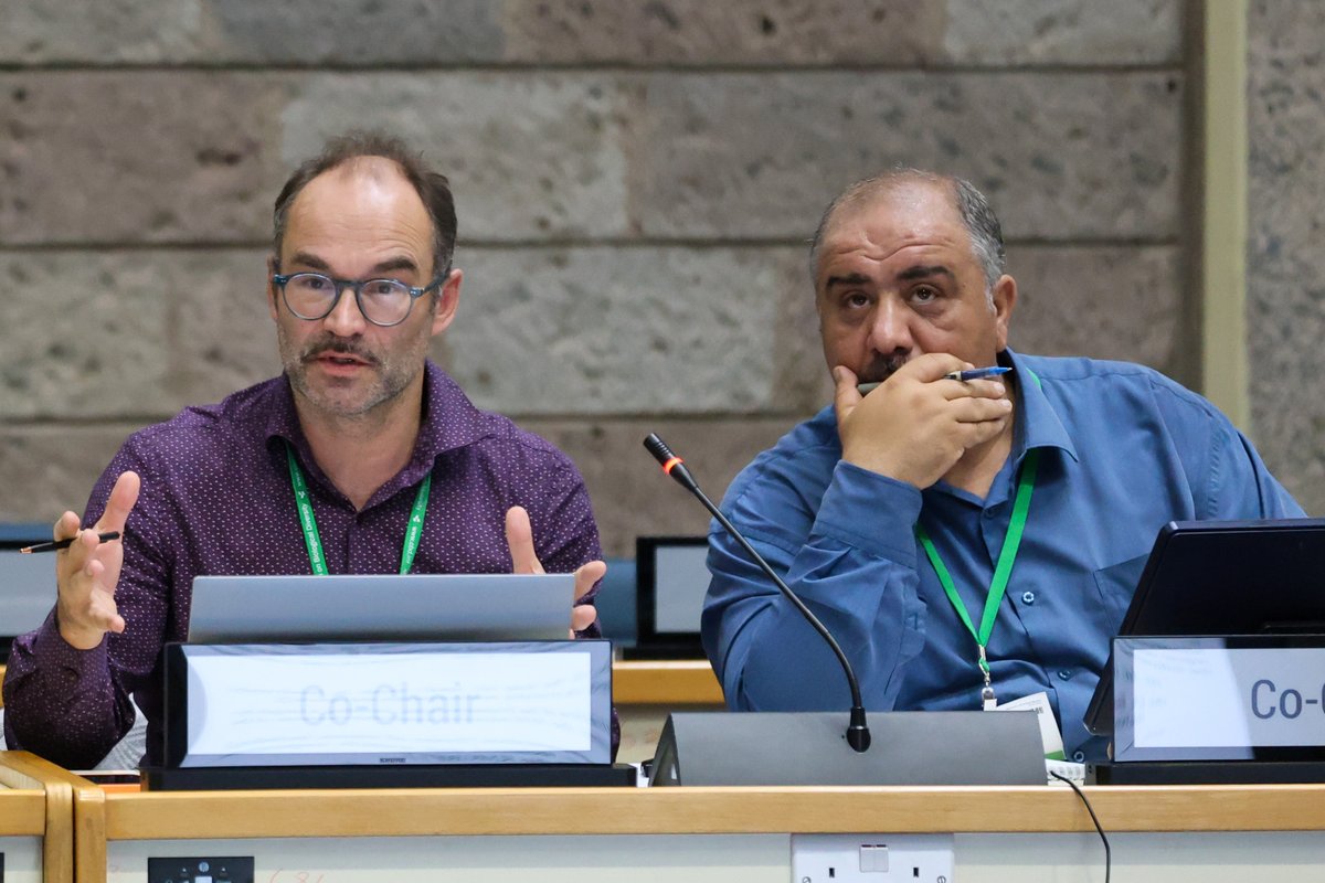IISD_ENB's tweet photo. As delegates at #SBSTTA25 neared the finish line, the mounting pressure to complete their work became palpable.
An intense evening plenary session propelled them closer to agreement on decision text.
Highlights ➡️ https://t.co/HYYYa76wQ1
#biodiversity #GBF #post2020 https://t.co/X4Ekf0NFjr