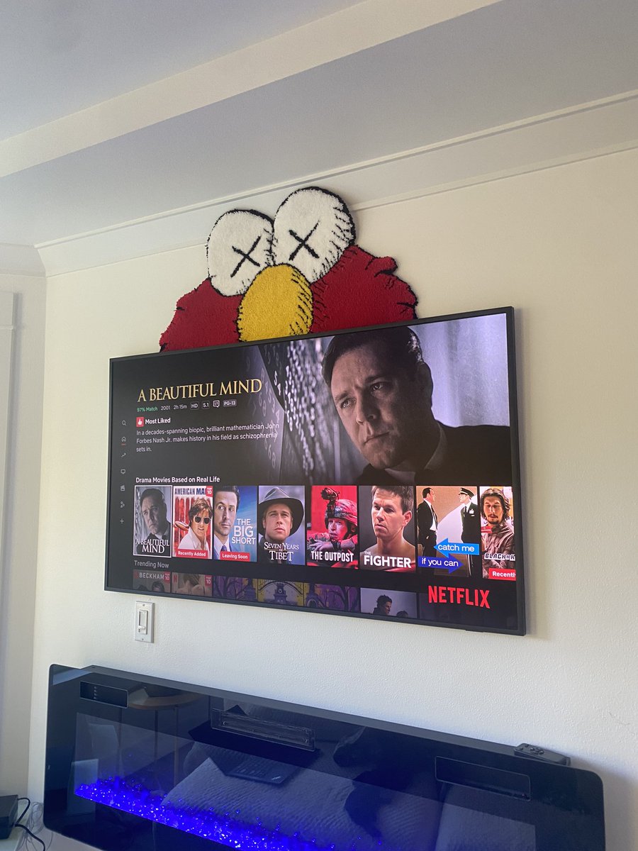 KAWS x SESAME STREET rug🧶

- 2.5' x 1'
- $150
- cut loop tufted with acrylic yarn.