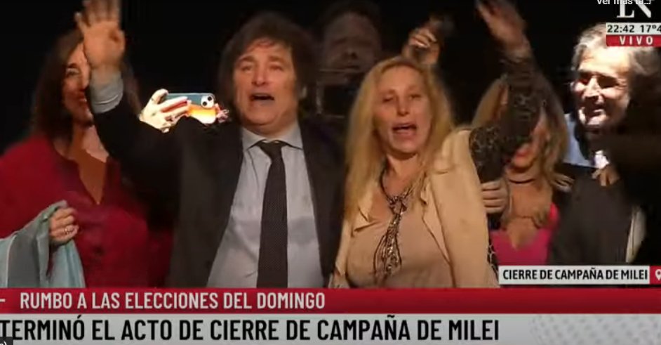 loderaulo's tweet photo. Se despide cantando en pleno barrio judío , Se viene el estallido. Son unos .... https://t.co/yZNFcZYs4Z