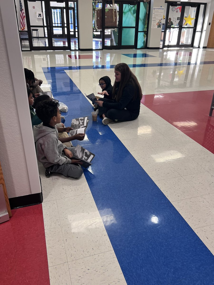 This is what leadership looks like <a href="/MDE_Stars/">MDE_Stars</a> ! All hands on deck for our students ❤️🤍💙