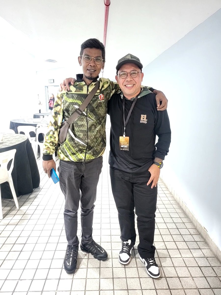 KmanIbrahim's tweet photo. Jutaan terima kasih buat Mamat atas komitmen yang sangat baik dan seterusnya membantu @EzadLazim berjaya mara ke pusingan seterusnya π«°πΌ
#EZADLAZIM
#EZADLAZIMLOVERS
#GV10EZADLAZIM #CUCKOOXGV10
#UNTUKMUIBU https://t.co/t6chkeciqh