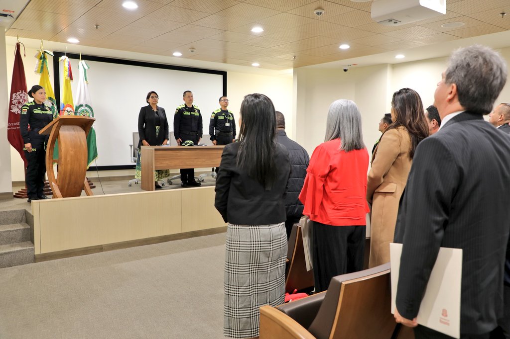 PosgradosPonal's tweet photo. Con satisfacción anunciamos la exitosa conclusión del diplomado para docentes de la Escuela de Postgrados de Policía, explorando la Revolución 4.0 y sus implicaciones éticas, laborales y educativas, con @URosario . 🎓📚 #Educación #Ética #Revolución4.0" https://t.co/icg3ZYw3Cl