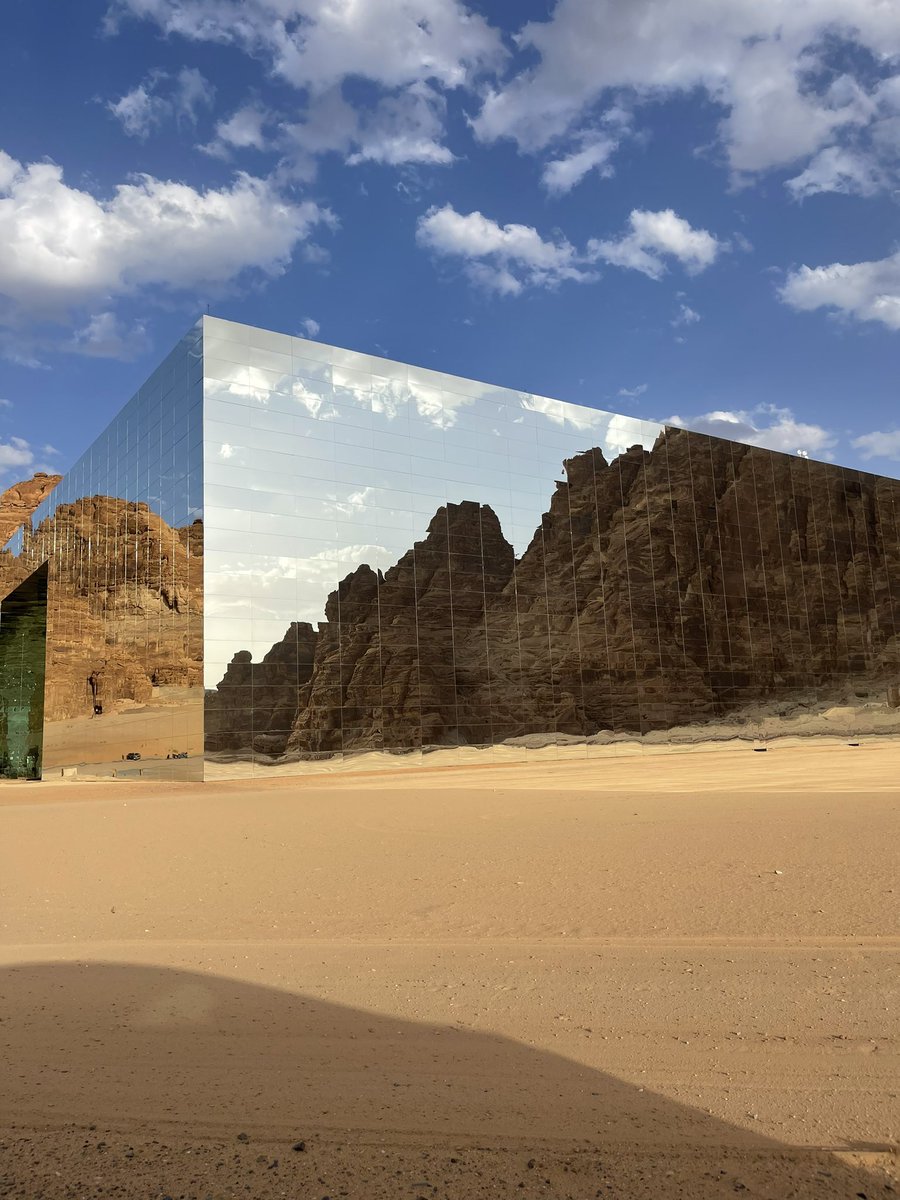 TourGuideAlula tweet picture