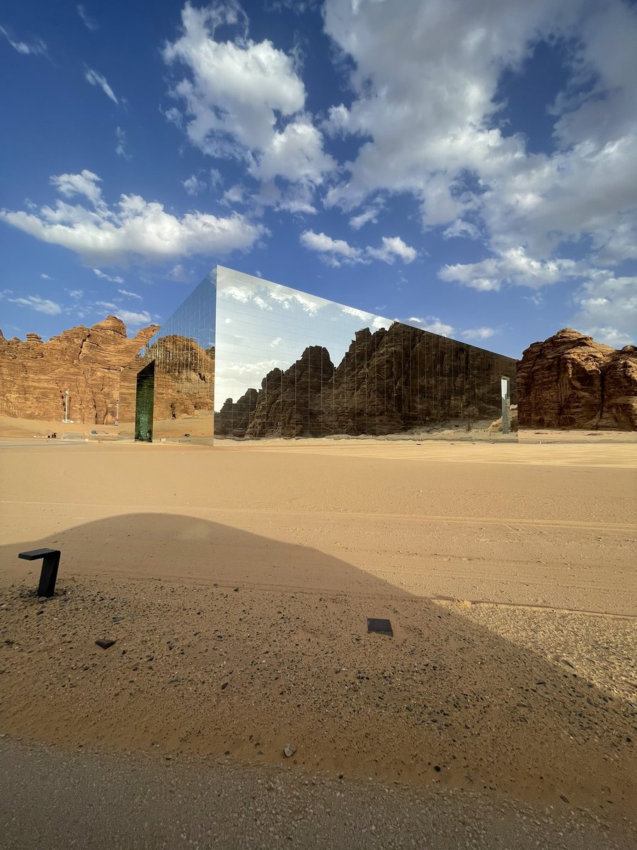 TourGuideAlula tweet picture