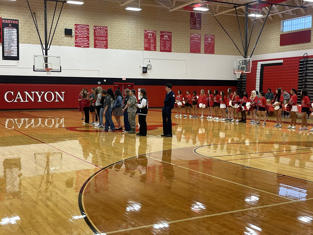 CougCounselors's tweet photo. New Student Breakfast - We welcomed our new to Comal students with breakfast from PTSA and a presentation from our student leaders! @canyonhscougars @chscanyoncheer @BandCanyon https://t.co/8vsJodeKUv