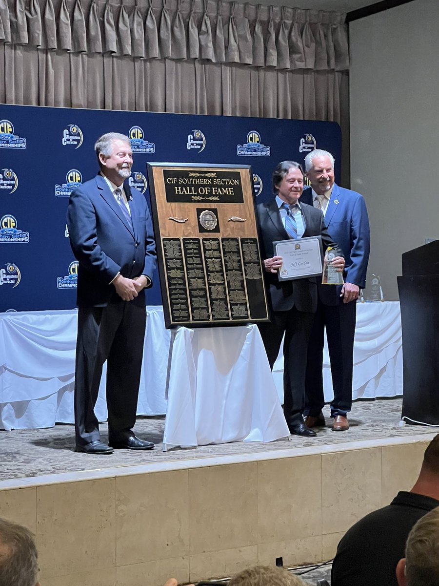 SunnyHillsAD's tweet photo. .@sunnyhillshs Former Sunny Hills Head Girls Soccer Coach Jeff Gordon inducted into the @CIFSS #HallOfFame Also awarded the 2023 NHSACA Hall of Fame Coaches award.
CIF Titles in 2005, 2007, 2019 &
19 Freeway League Titles! @fjuhsd @ocvarsity @SHGirls_Soccer https://t.co/1fRqc5zrlJ