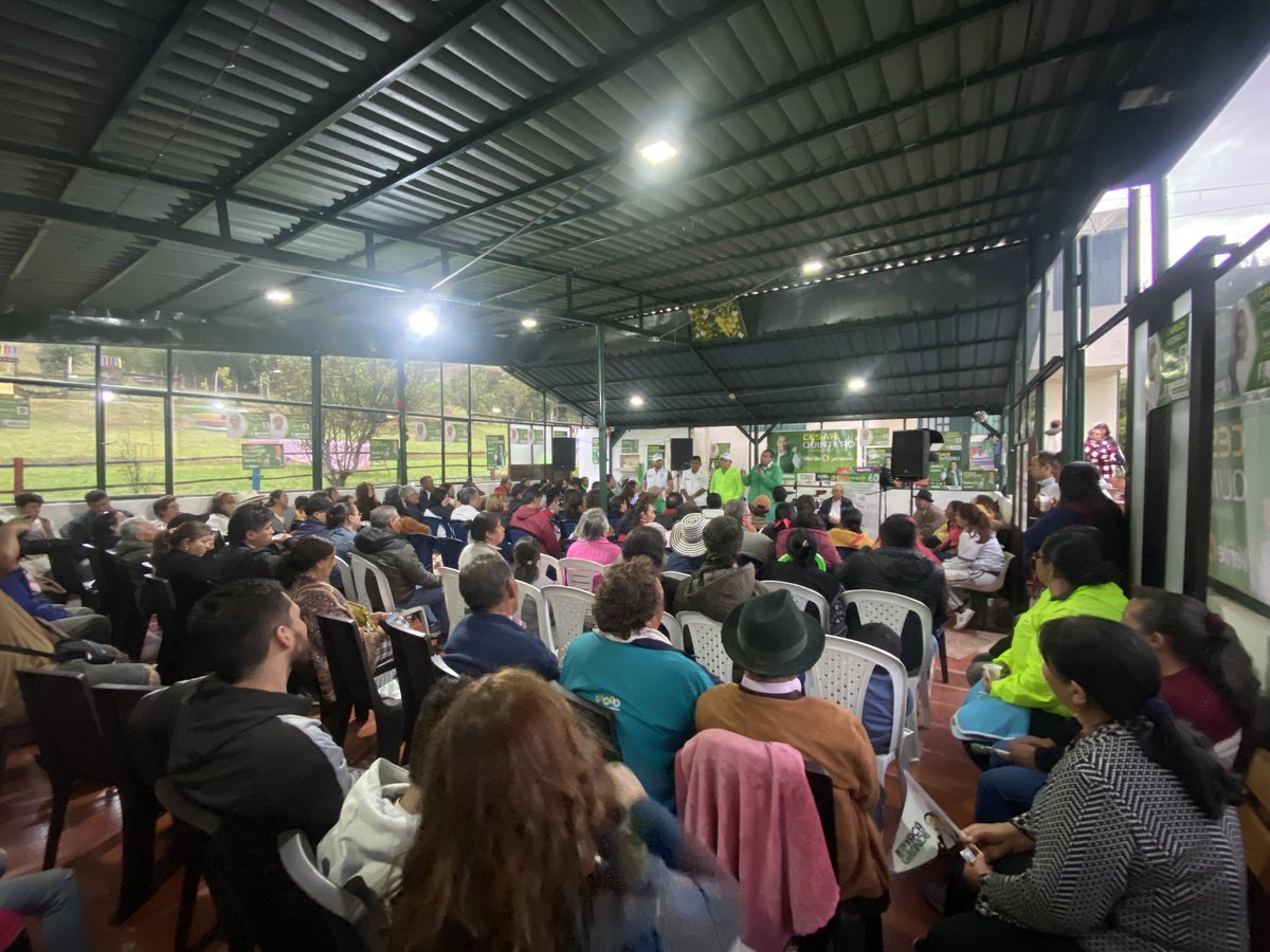 LuisCarlosOP's tweet photo. #SantaRosaDeViterbo Firme con @CarlosAmayaR Gobernador. 

En la vereda La Laguna acompañamos al próximo Alcalde Cesar Quintero, preparación y experiencia al servicio de su pueblo. 

🧵 https://t.co/B40t301WZx