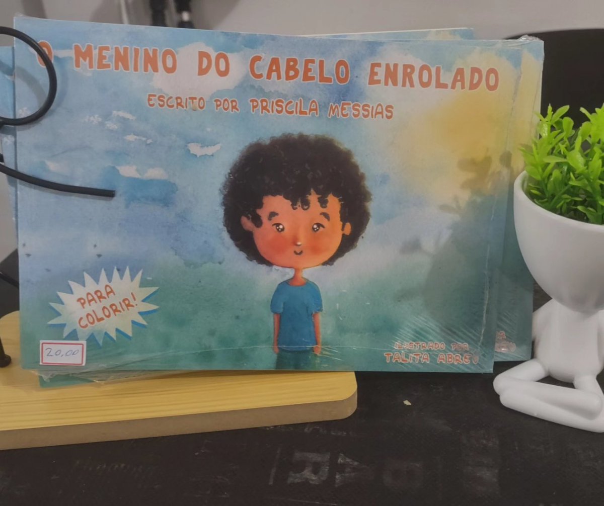 Seguimos na missão de trazer reflexão e mudanças.
#omeninodocabeloenrolado #autoraindependente #educacaoantirracista.