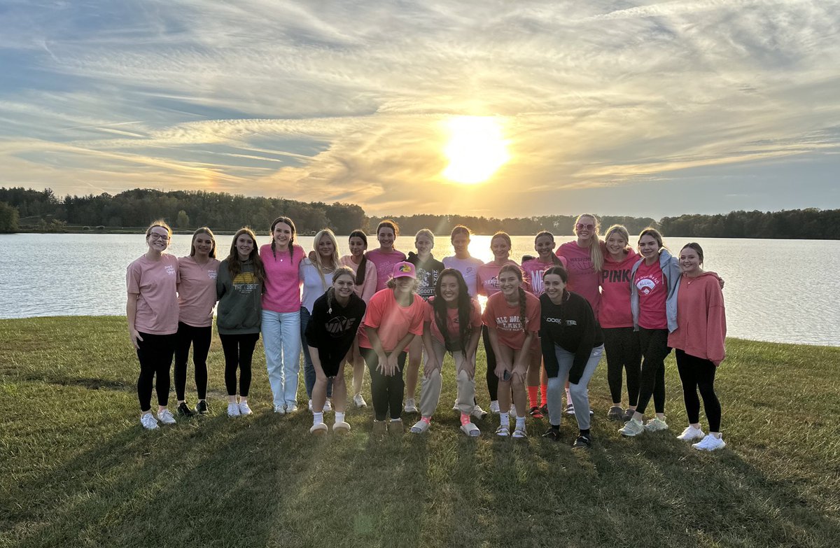 LoogooteeVball's tweet photo. Pink Practice!! 🩷🏐

Thank you so much Pam &amp; Jason Loughmiller for treating the team for dinner at Lakeview tonight!! #RegionalWeek https://t.co/dojYvnW1nm