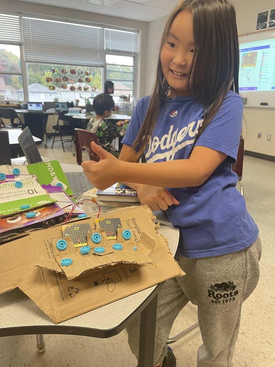 MrsHessel7's tweet photo. Ss were challenged through #STEM to build a strong and stable structure with @Makedo kits and then tested this through coding their @microbit_edu to alarm when movement occurred! Such meaningful and authentic learning for these Grade 3s! @dtangred @SACTVDSB https://t.co/eTH4GSOquE
