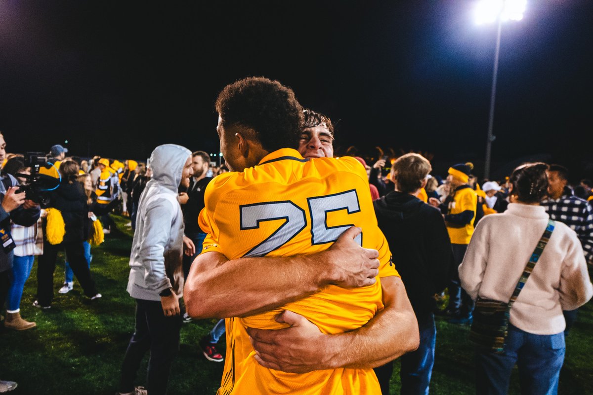 ABSOLUTE SCENES IN MORGANTOWN!!

#HailWV