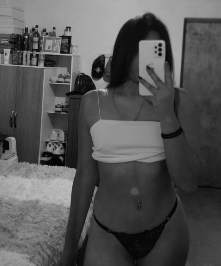 Necesito a alguien que acepte mis fotitos cuando estoy caliente 🔥🍑🔥
RT y comenta para sorpresa 📩🔥
IG: valentinacardenas_00