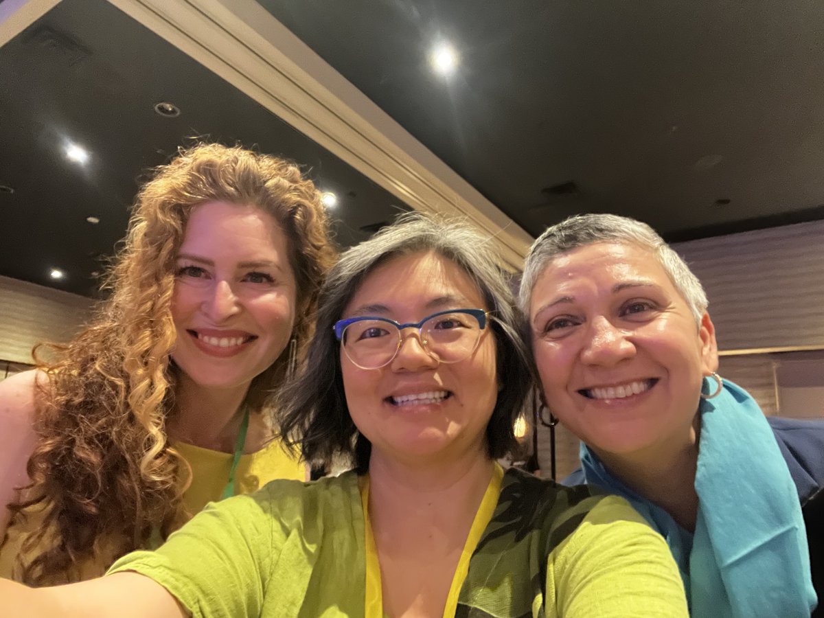 frontandcenterd's tweet image. And here we are with @radhafriedman and Rosa Peralta (Satterberg Foundation) 😁😁😁🧡💛💚❤️ #2023UnitySummit #UNITE4Equity