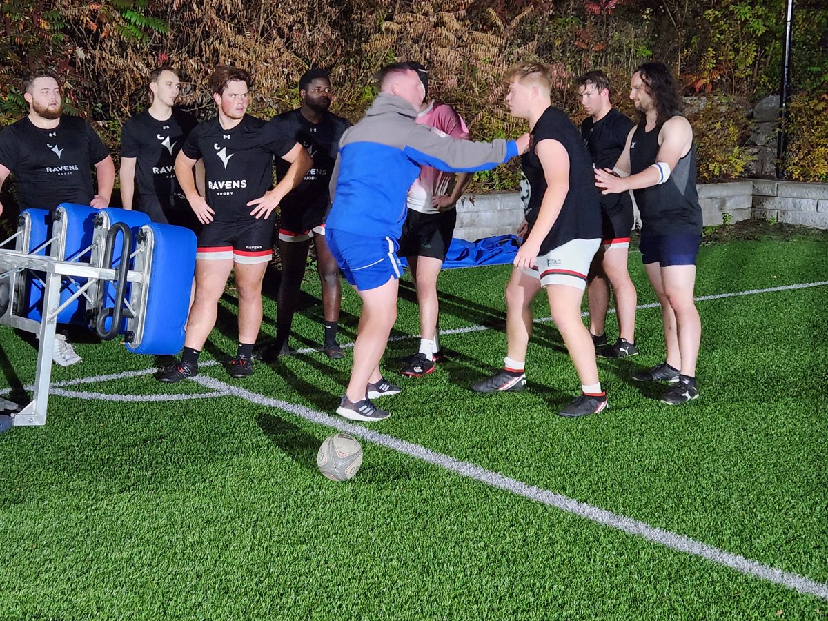 LeeAnnNapiorkow's tweet photo. Thanks to @TorontoArrows coaches @JNCudmore and Shane Cahill for working with The Ravens rugby program tonight! We appreciate you! https://t.co/fQGCHLdc0H