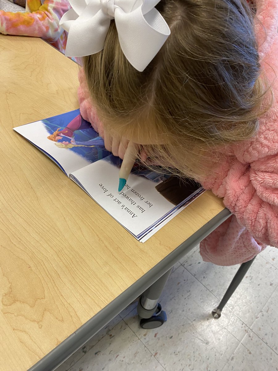 One of my favorite Halloween traditions in my classroom is getting the witches’ fingers out to help with tracking while we read! 🧙🏾‍♀️🧙🏻