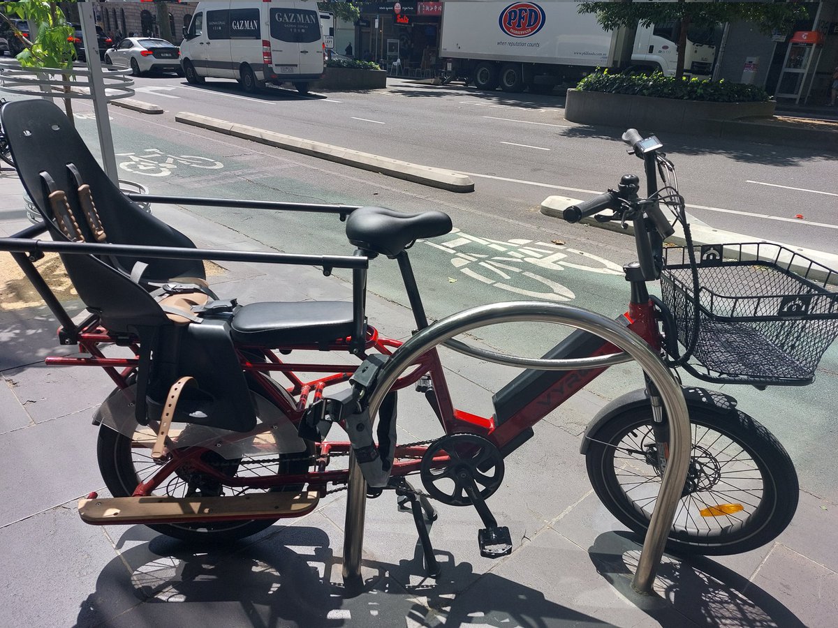 It is too often claimed that everyday tasks can't be done by bike, and that's why car parking must be protected above human lives.

This is contradicted by what we observe.