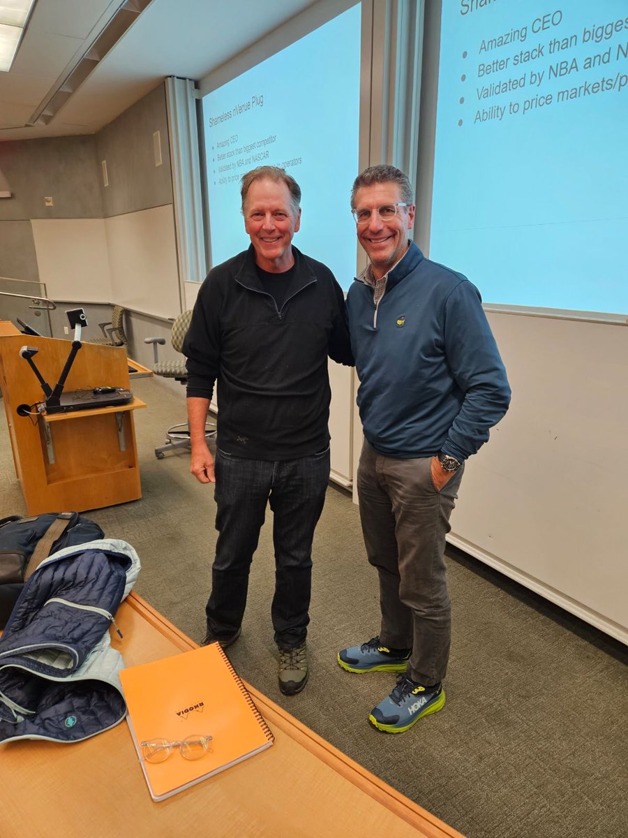 GeoffReiss's tweet image. Terrific evening with ⁦@stephenmaster13⁩ at ⁦@NYUStern⁩.  Great students - interesting discussion about the intersection of media and sports betting.  Thanks for having me!
