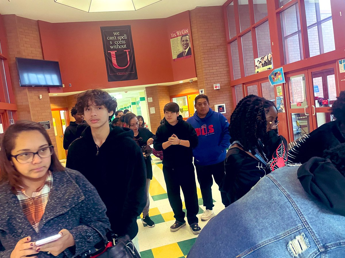 MrsCFButler's tweet photo. Our 8th grade families have a lot to consider in the next few months and I’m glad we could assist them in making informed decisions about their childrens high school career. #InnerState24 #PGCPS @PGCPSSpecialty #BEARIngGreatness @PeaGms https://t.co/gIJCtKyP62