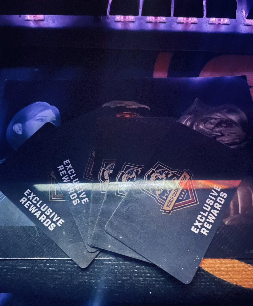 Will be giving away 5x Exclusive Rewards #HaloWC ‘23
To enter 🎁
Just follow me and Rt this
Winners will be chosen next monday (23)