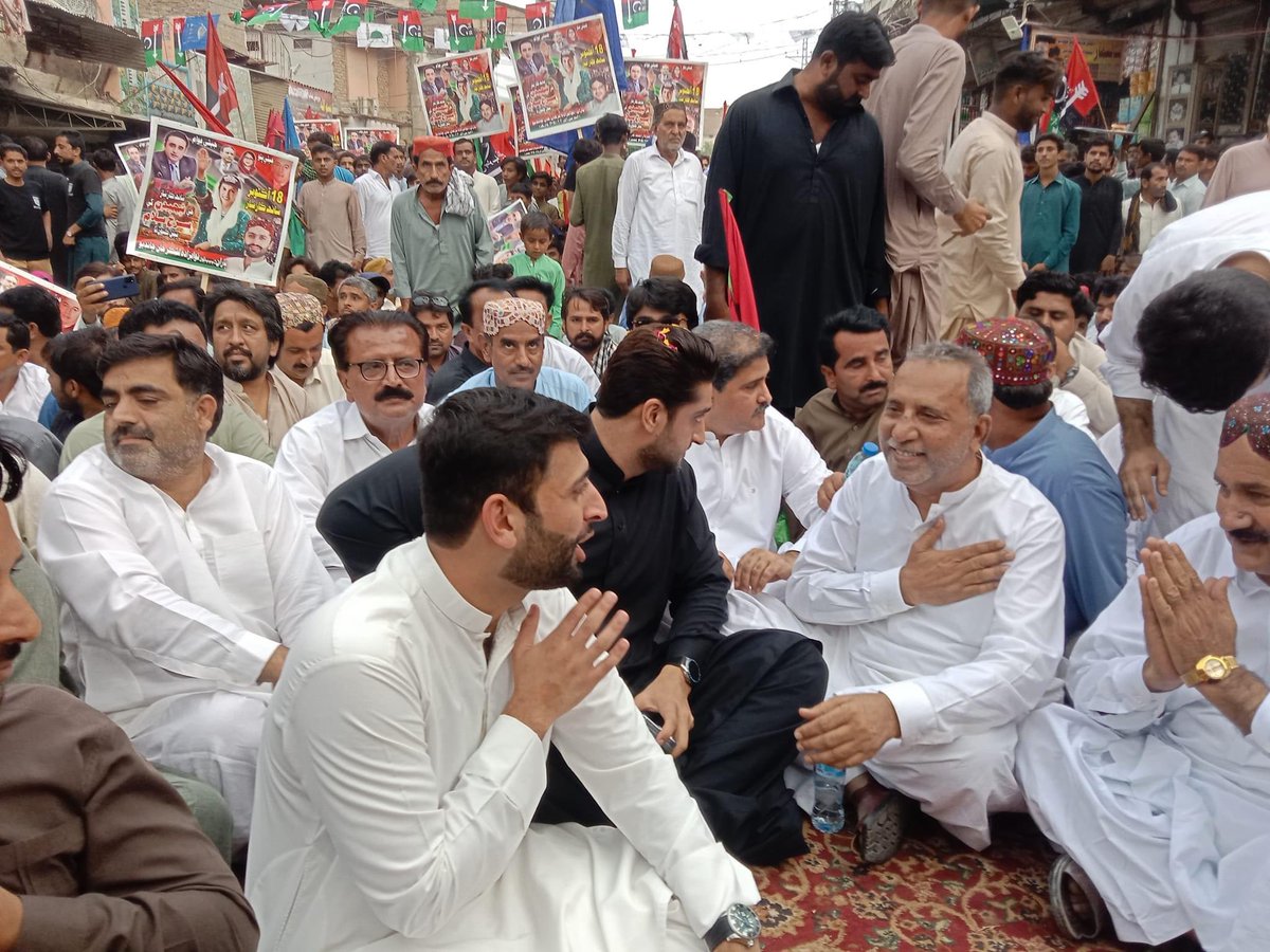 tahirsoomro143's tweet photo. #SalamShuhadaeKarsaz https://t.co/yltMHwif9X